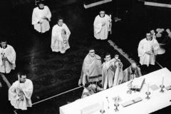 Eerste-Mis-Peter-Willibrord-buiten-de-Veste-1960-11